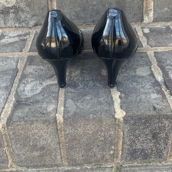 CALVIN KLEIN BLACK OPEN TOE HEELS, LIKE NEW, SIZE 7 - Picture 4 of 4